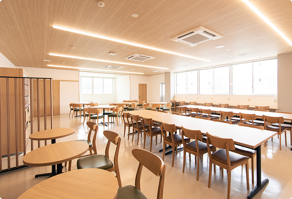 外観や内装デザインにこだわった「工場らしくない工場」